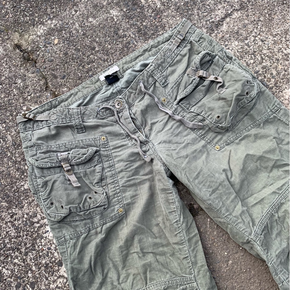 baggy cargo pants